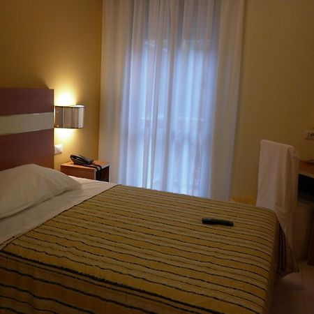 Hotel Gf เชซาโนบอสโกเน ภายนอก รูปภาพ